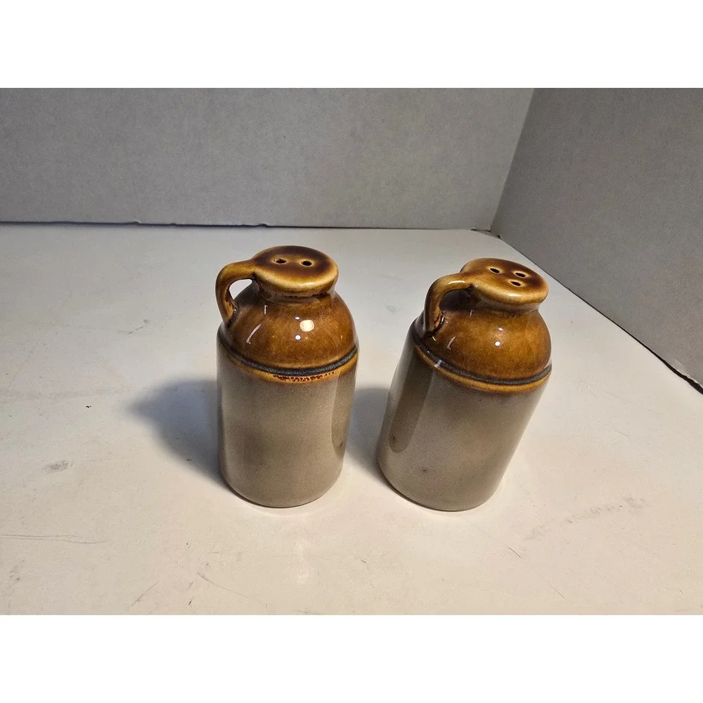 Vintage XXX Moonshine Jug Salt and Pepper Shakers Brown Stoneware‎ Set /0523